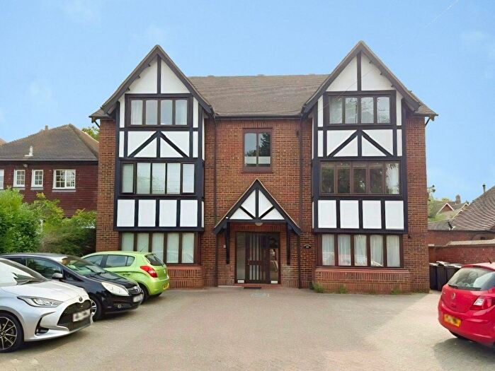 2 Bedroom Flat To Rent In Shakespeare Road, MK40
