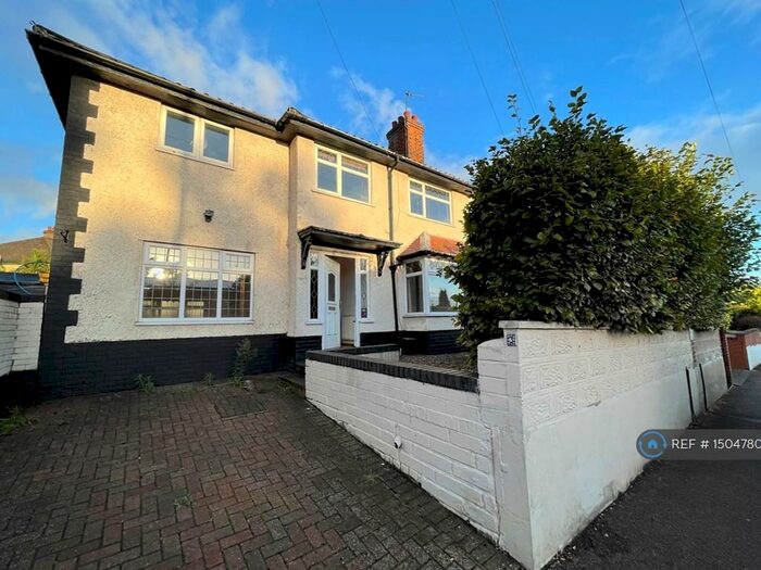 4 Bedroom Semi-Detached House To Rent In Long John Hill, Norwich, NR1