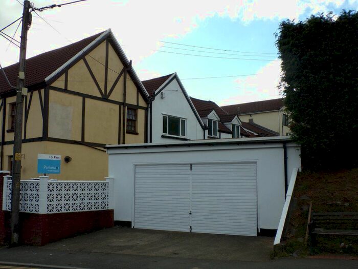 3 Bedroom Property To Rent In Panteg Cottage, High Street, Newbridge, NP11