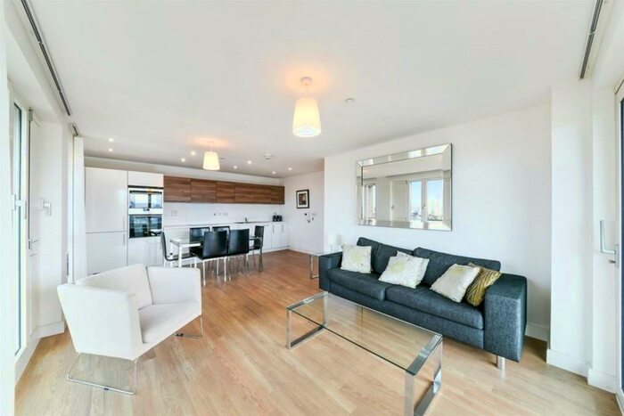 3 Bedroom Apartment To Rent In Marner Point, St Andrews, Bow, London, E3