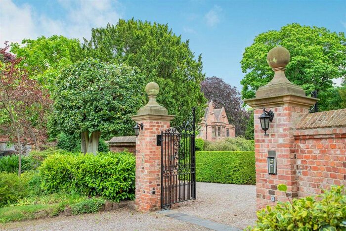 6 Bedroom Semi-Detached House For Sale In Fisherwick Road, Lichfield, Staffordshire, WS14