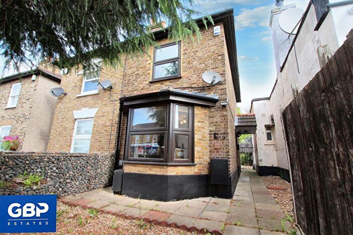2 Bedroom Semi-Detached House To Rent In Brentwood Road, Romford, RM1