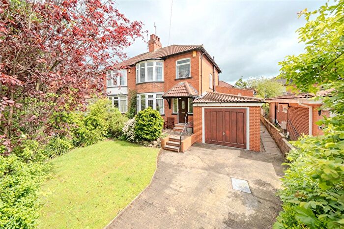 3 Bedroom Semi-Detached House For Sale In Avenue Gardens, Leeds, West Yorkshire, LS17