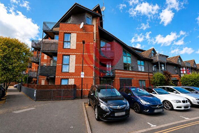 2 Bedroom Flat For Sale In Page Road, Feltham, TW14