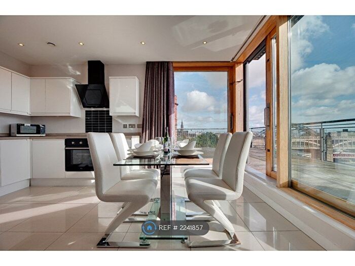 2 Bedroom Flat To Rent In Clavering Place, Newcastle Upon Tyne, NE1