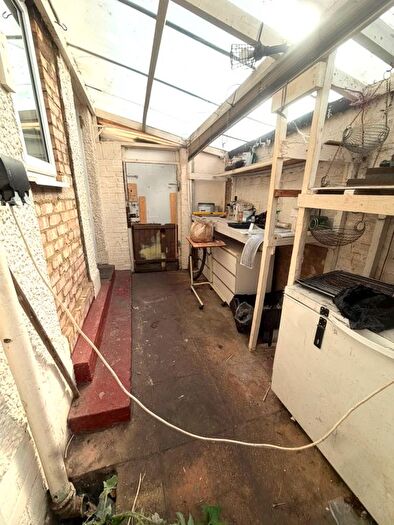 4 Bedroom Semi-Detached House To Rent In Havering Road, Romford, Greater London, RM1