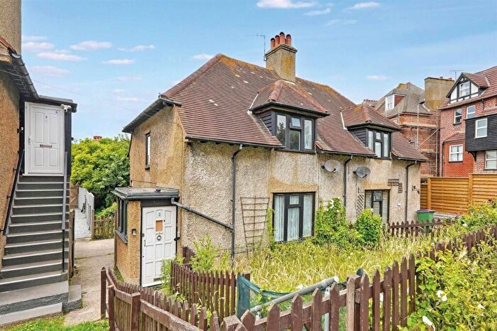 3 Bedroom Semi-Detached House For Sale In The Durlocks, Folkestone, CT19