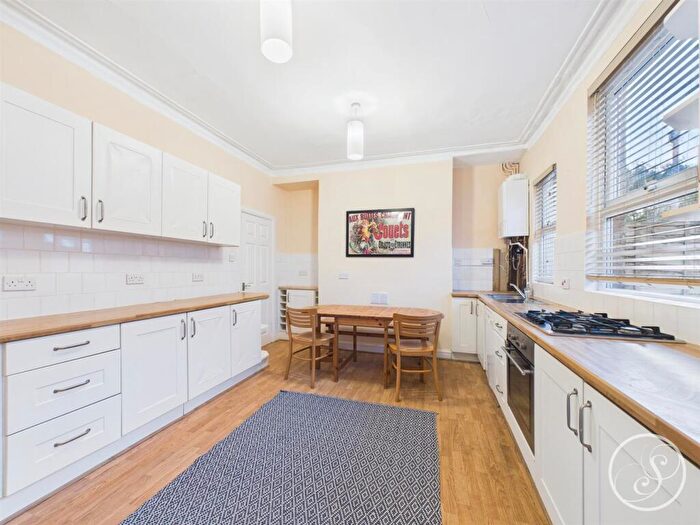 4 Bedroom Terraced House To Rent In Markham Avenue, Leeds, LS8