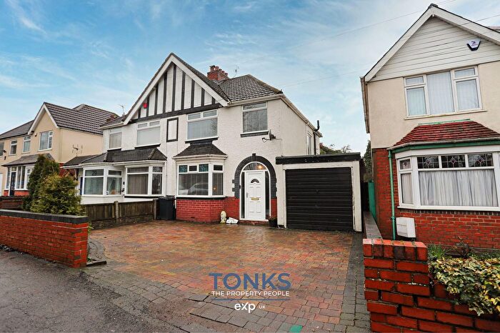 3 Bedroom Semi Detached House For Sale In Narrow Lane, Halesowen, B62