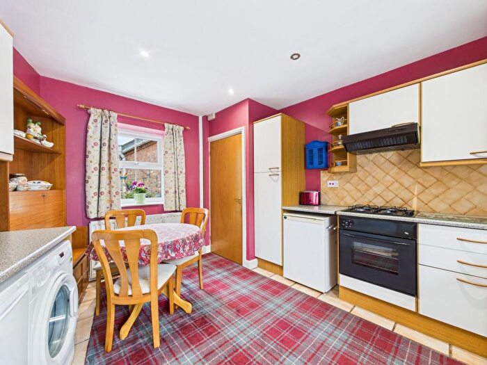 2 Bedroom Detached Bungalow For Sale In Marsh End, Howden, DN14