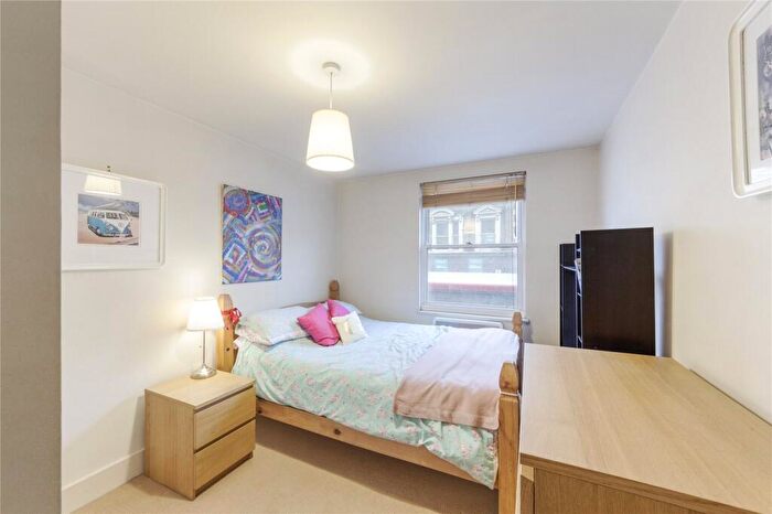 2 Bedroom Apartment To Rent In Lavender Hill, London, SW11