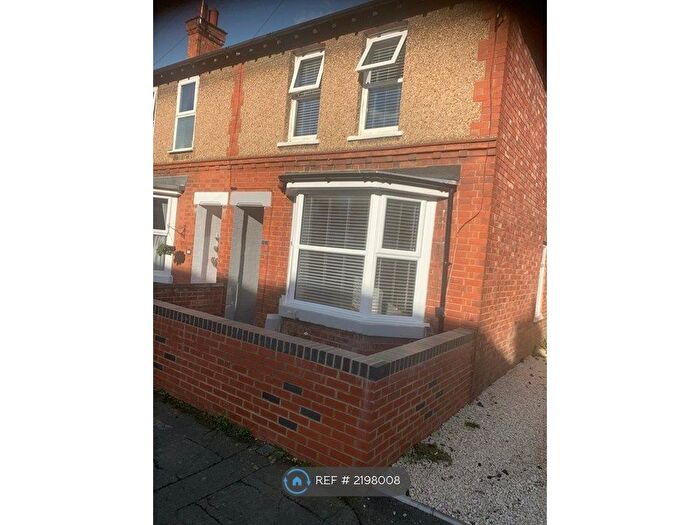 3 Bedroom Semi-Detached House To Rent In Oakley Road, Rushden, NN10