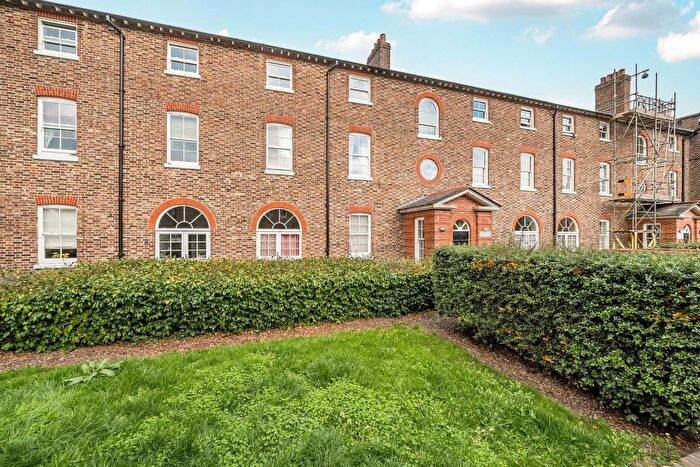 1 Bedroom Flat For Sale In St. Marys Road, Portsmouth, PO3