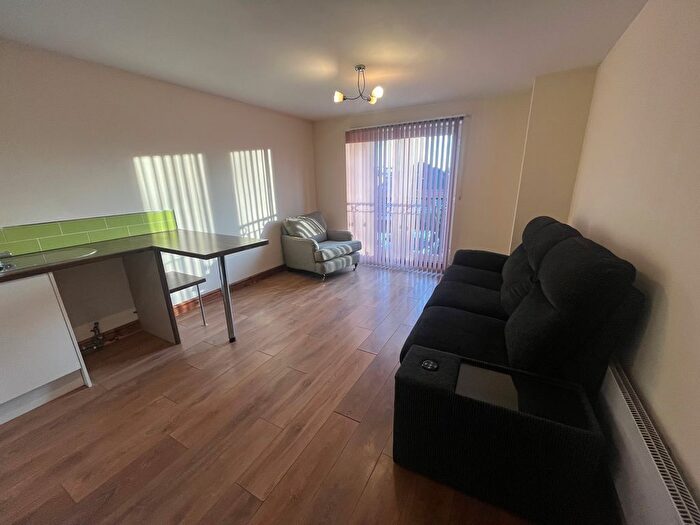 2 Bedroom Flat To Rent In Eastmoor Road, Wakefield, WF1