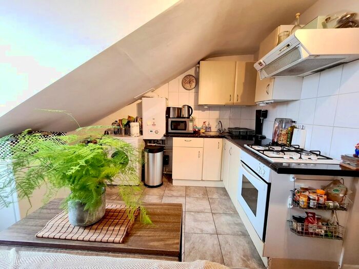 1 Bedroom Flat To Rent In Holloway Road, Holloway N19