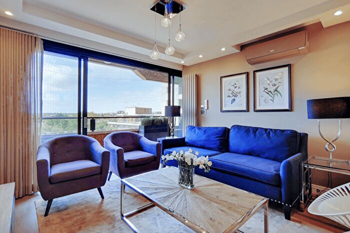 3 Bedroom Flat To Rent In Finchley Road, Hampstead, London, NW3