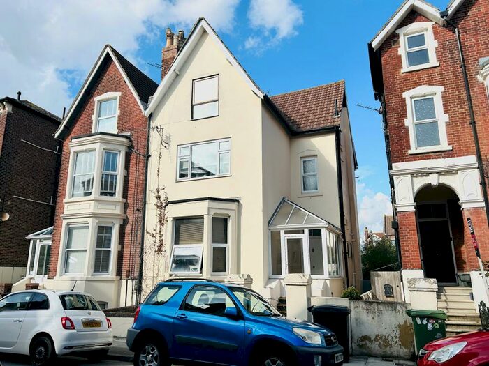 1 Bedroom Apartment To Rent In Waverley Grove, Southsea, PO4