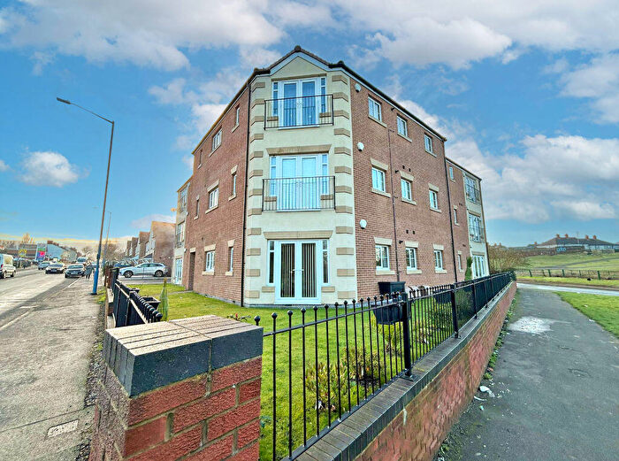2 Bedroom Apartment For Sale In Oak Court, Gospel Oak Road, Tipton, DY4
