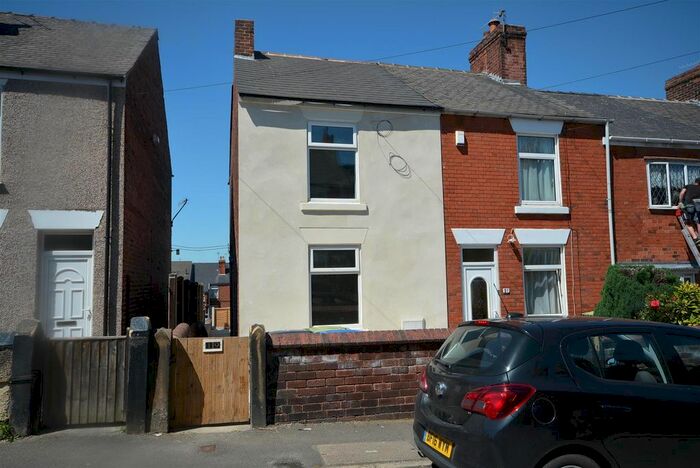 2 Bedroom End Of Terrace House To Rent In Queen Street, Brimington, Chesterfield, S43