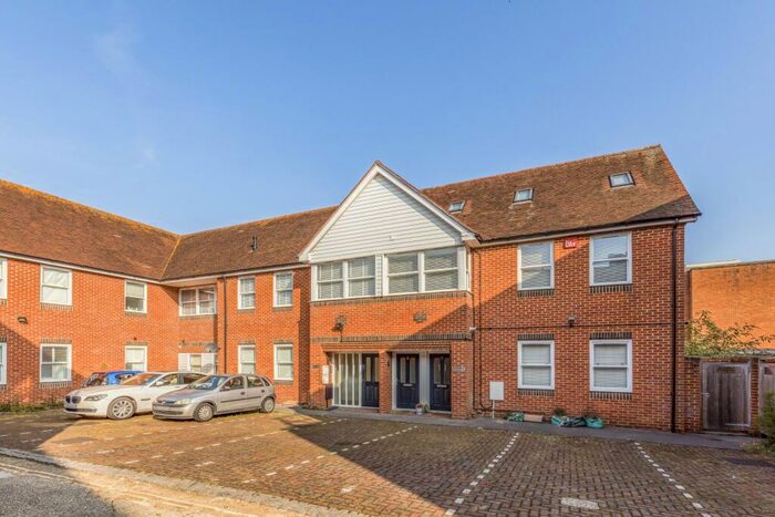 2 Bedroom Apartment To Rent In Chapel Street, Chichester, West Sussex, PO19
