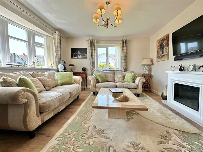 2 Bedroom Detached Bungalow For Sale In Lichfield Drive, Brixham, TQ5