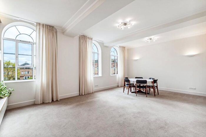 2 Bedroom Flat For Sale In Brasenose Drive, Barnes, SW13