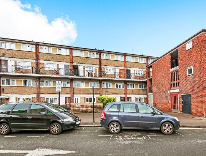 3 Bedroom Flat To Rent In Maryland Street, London, E15