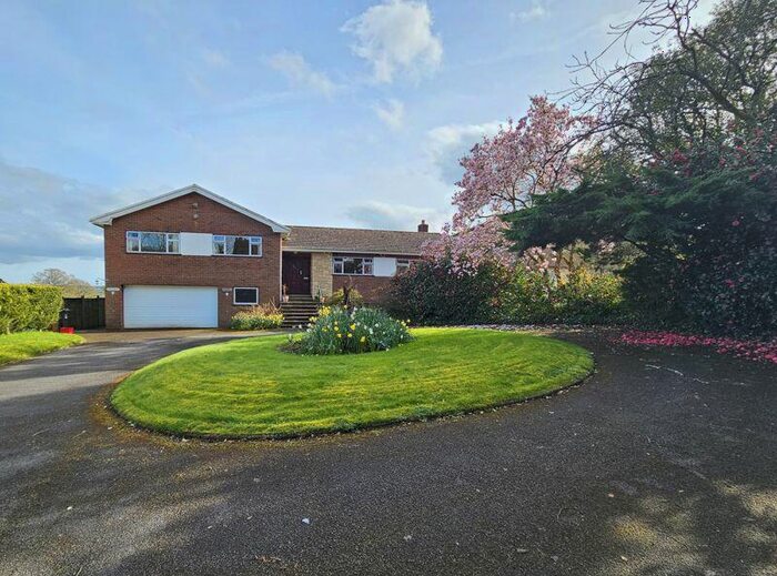 4 Bedroom House For Sale In Church Road, Silverton, EX5