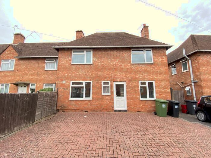 4 Bedroom Semi-Detached House To Rent In Baker Avenue, Leamington Spa, CV31