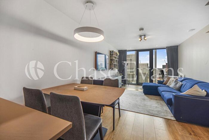 1 Bedroom Apartment For Sale In Stratosphere Tower, Great Eastern Road, Stratford, E15