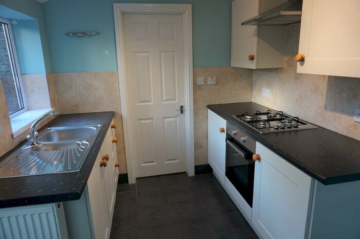 3 Bedroom End Of Terrace House To Rent In Pleasant View, Tylorstown, CF43