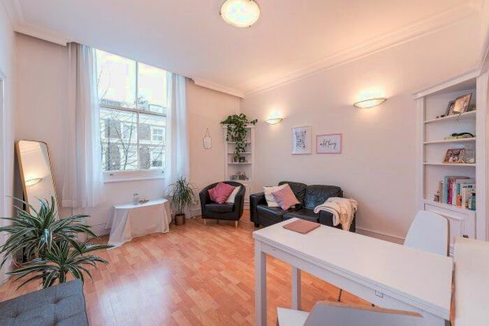 1 Bedroom Flat To Rent In Upper Addison Gardens, Kensington, W14