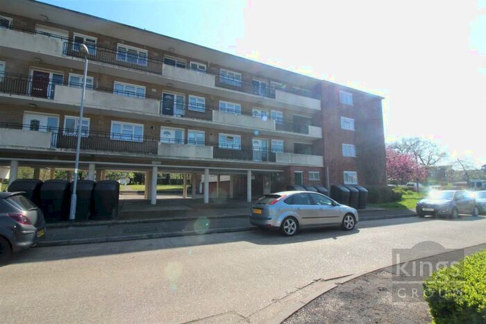 1 Bedroom Flat To Rent In Tanys Dell, Harlow, CM20