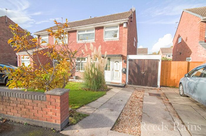 3 Bedroom Semi Detached House For Sale In Hope Farm Road, Great Sutton, Ellesmere Port, Cheshire, CH66