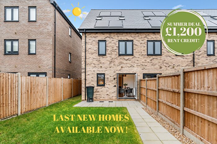 3 Bedroom End Of Terrace House To Rent In The Boulevard, Huntingdon, Cambridgeshire, PE28