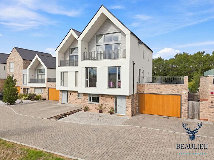 5 Bedroom Detached House For Sale In Frederick Hawkes Gardens, Chelmsford, CM1