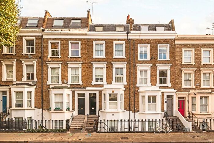 2 Bedroom Flat For Sale In Harwood Road, Fulham, SW6