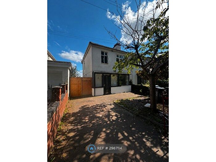 3 Bedroom Semi-Detached House To Rent In Victoria St, Hyde, SK14