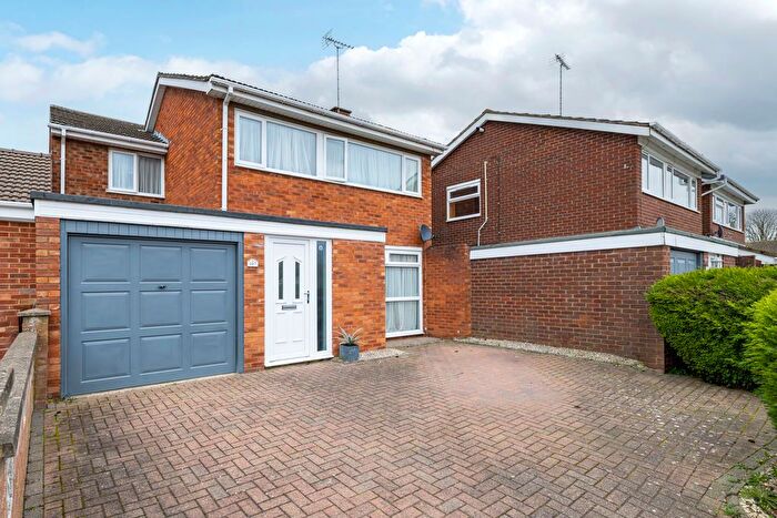 4 Bedroom Link Detached House For Sale In Baccara Grove, Bletchley, Milton Keynes, MK2
