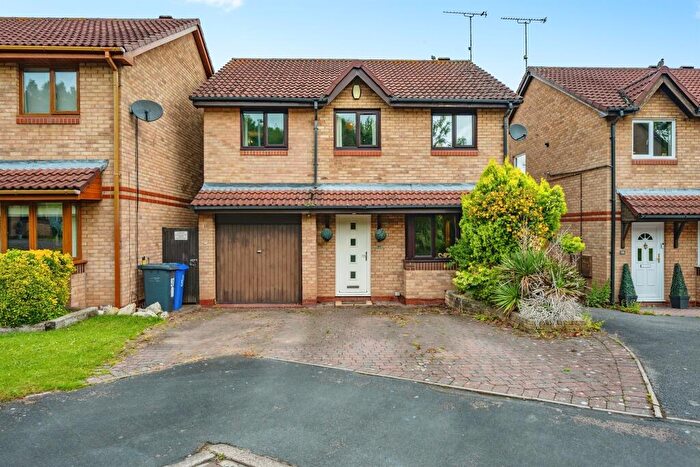 4 Bedroom Detached House For Sale In Redwood Drive, Burton-On-Trent, DE15
