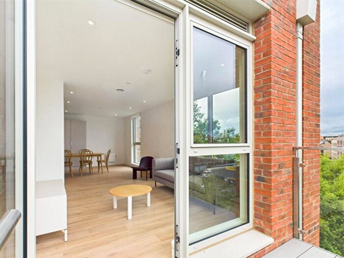 3 Bedroom Apartment To Rent In Fyfe Lane, Edinburgh, Midlothian, EH6