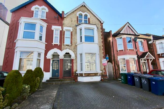 1 Bedroom Flat To Rent In Beaconsfield Road, Friern Barnet, N11