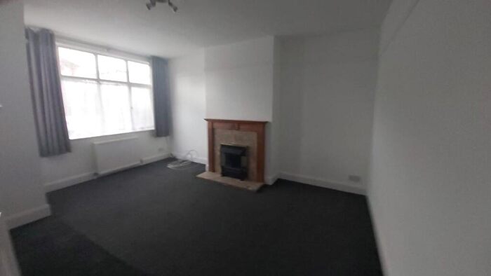 2 Bedroom Flat To Rent In Brighton Road, CR8
