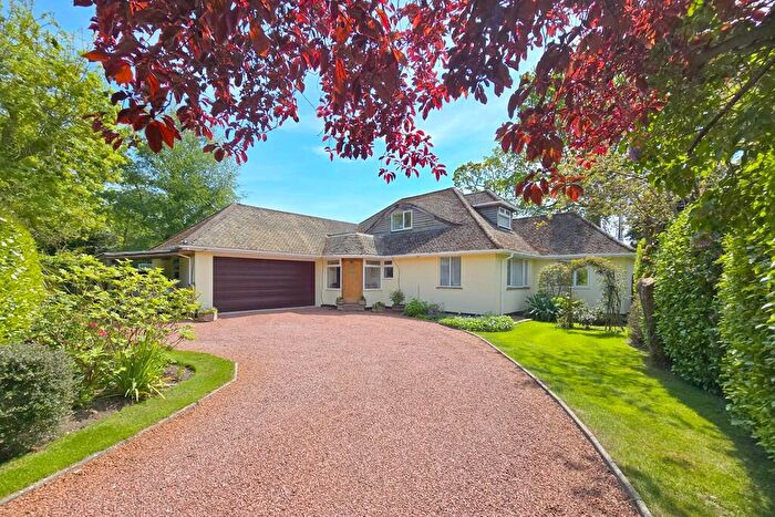 4 Bedroom Detached House For Sale In Meadow Road, New Milton, Hampshire, BH25