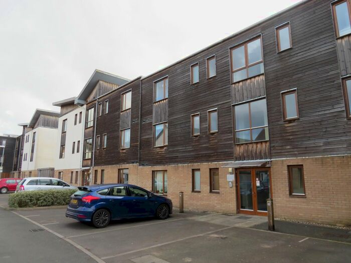 2 Bedroom Flat To Rent In Cowleaze, Chippenham, SN15