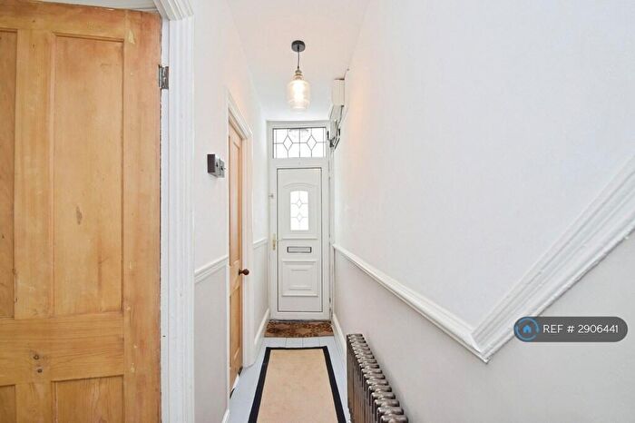 2 Bedroom Terraced House To Rent In Castle Square, Swansea, SA3