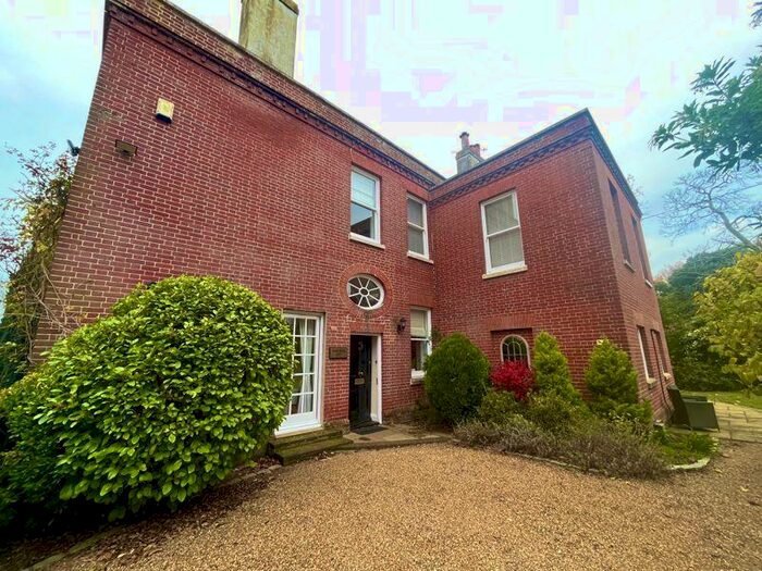 4 Bedroom Character Property To Rent In Titchfield Road, Titchfield, Fareham, PO14