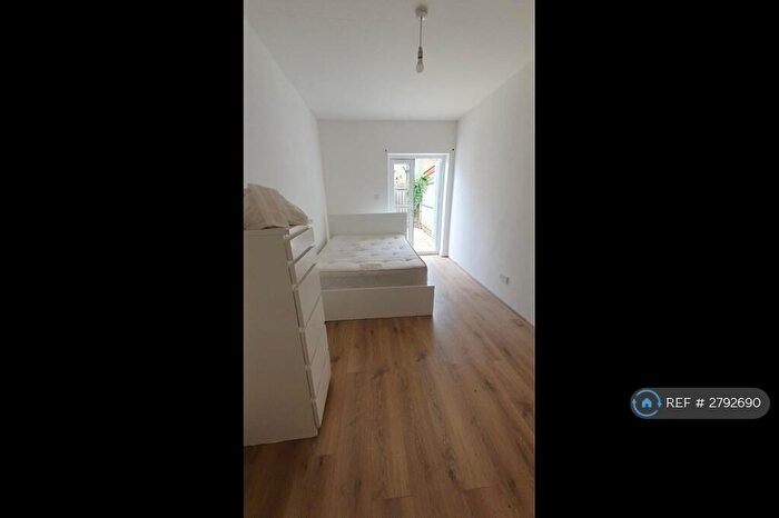 2 Bedroom Flat To Rent In William St, London, E10