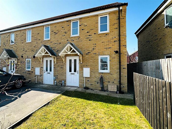 2 Bedroom End Of Terrace House For Sale In Palm House Drive, Selby, YO8