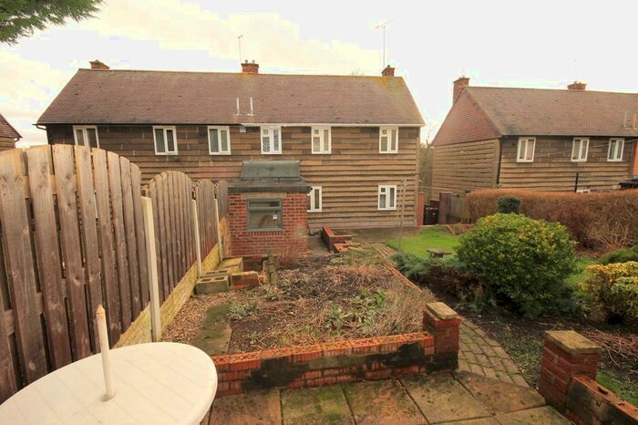 3 Bedroom Semi-Detached House To Rent In Griffiths Road, Sheffield, S35